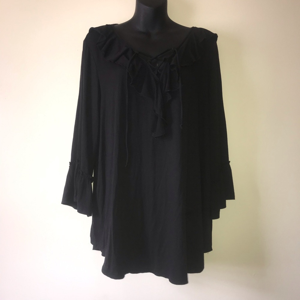 The Avenue black ruffle peasant top 18/20